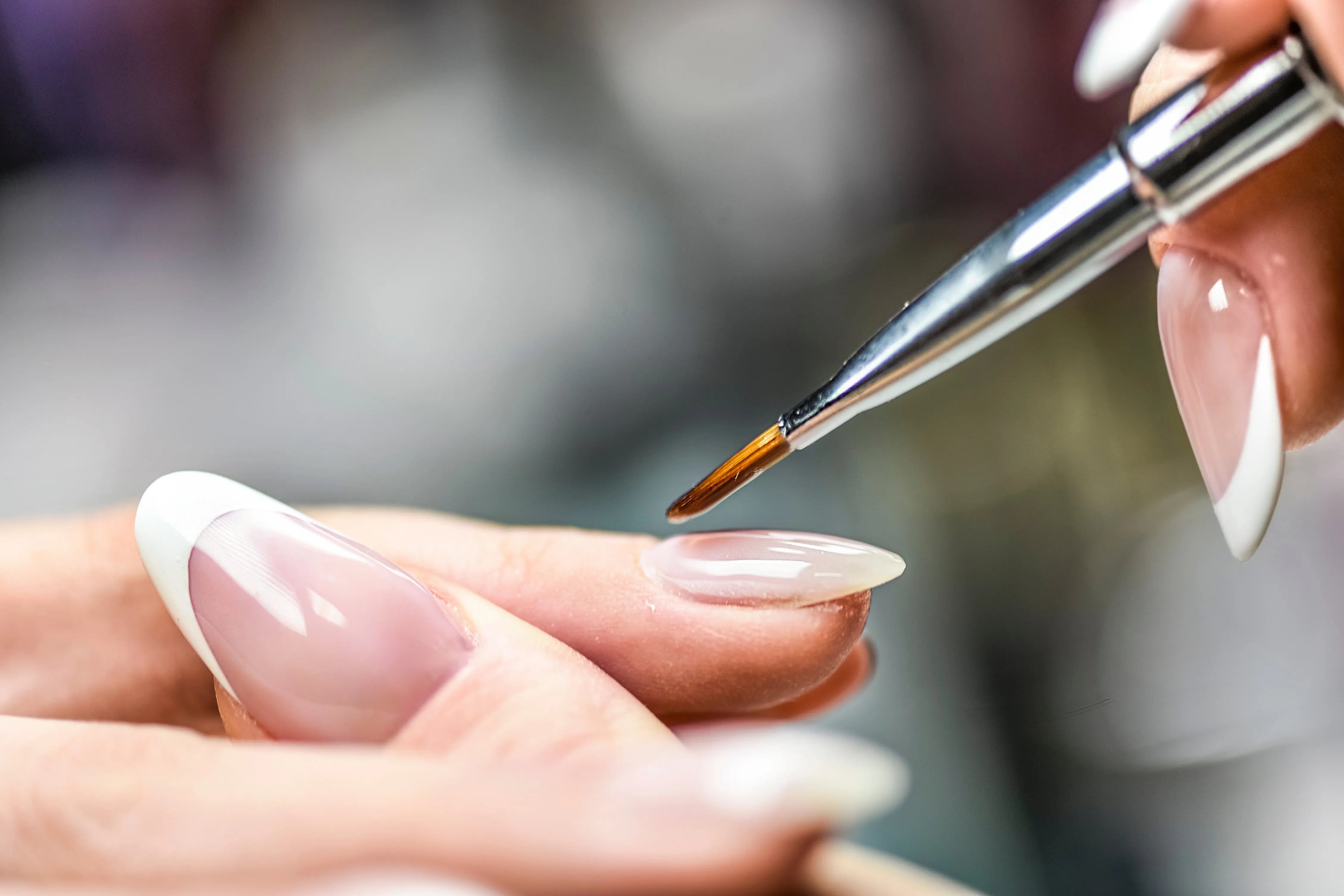Comment-bien-préparer-ses-ongles-avant-une-pose-de-gel OCIBEL